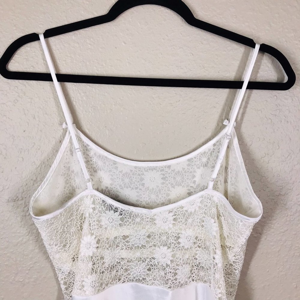 Vintage Jones New York White Lace and Satin Chemise Nightgown - Picture 5 of 11